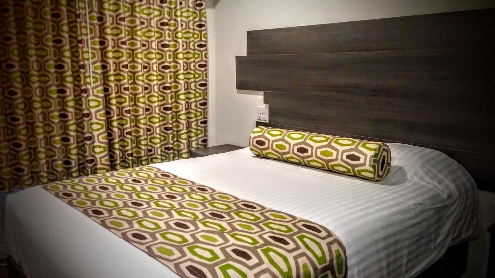 Deluxe Single Room interior
